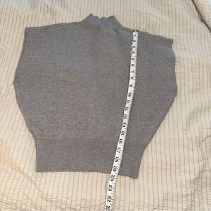 NWOT Commense Grey Mock Neck Sleeveless Sweater xsmall